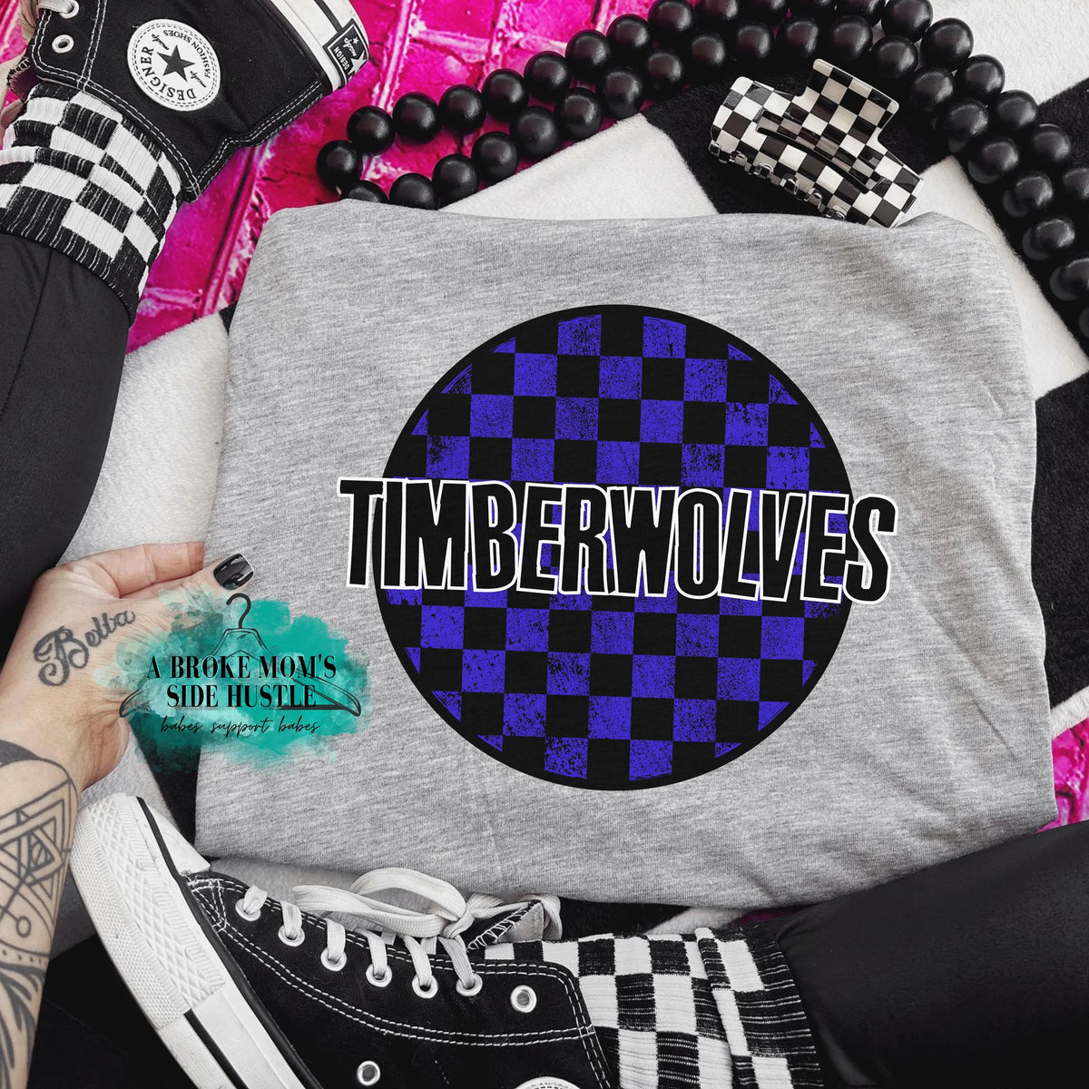 Timberwolves Checker Round Tee/Sweatshirt